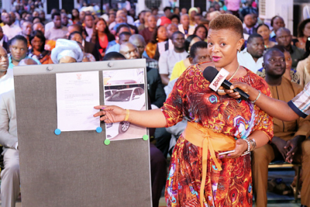 LA SEÑORA JOY NDUZUKISO