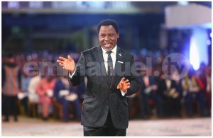 Prophet TB Joshua preaching the word of God