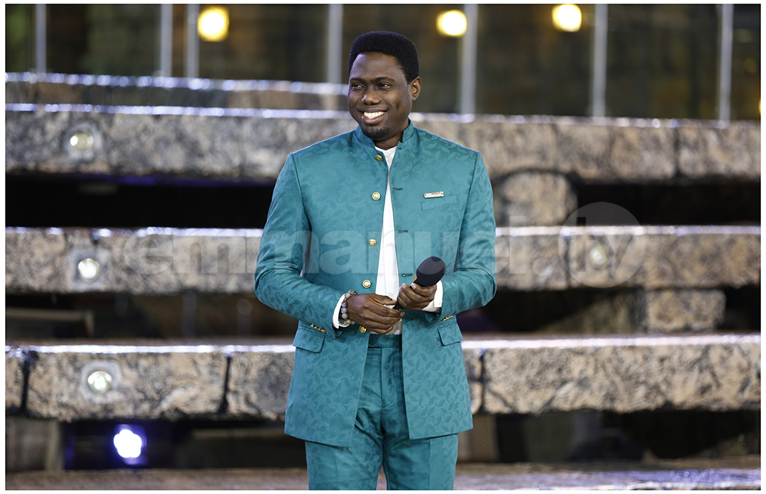 El Servicio Dominical de La SCOAN: ¿Qué Le Has Hecho?